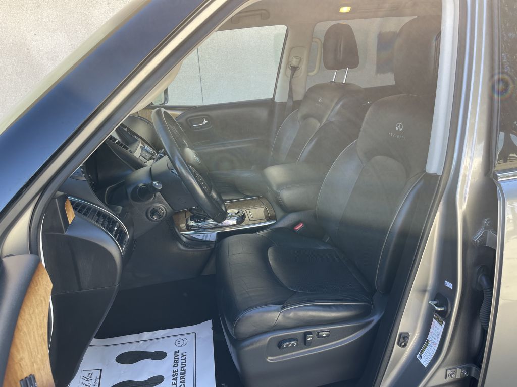 Photo 18 of this INFINITI QX56