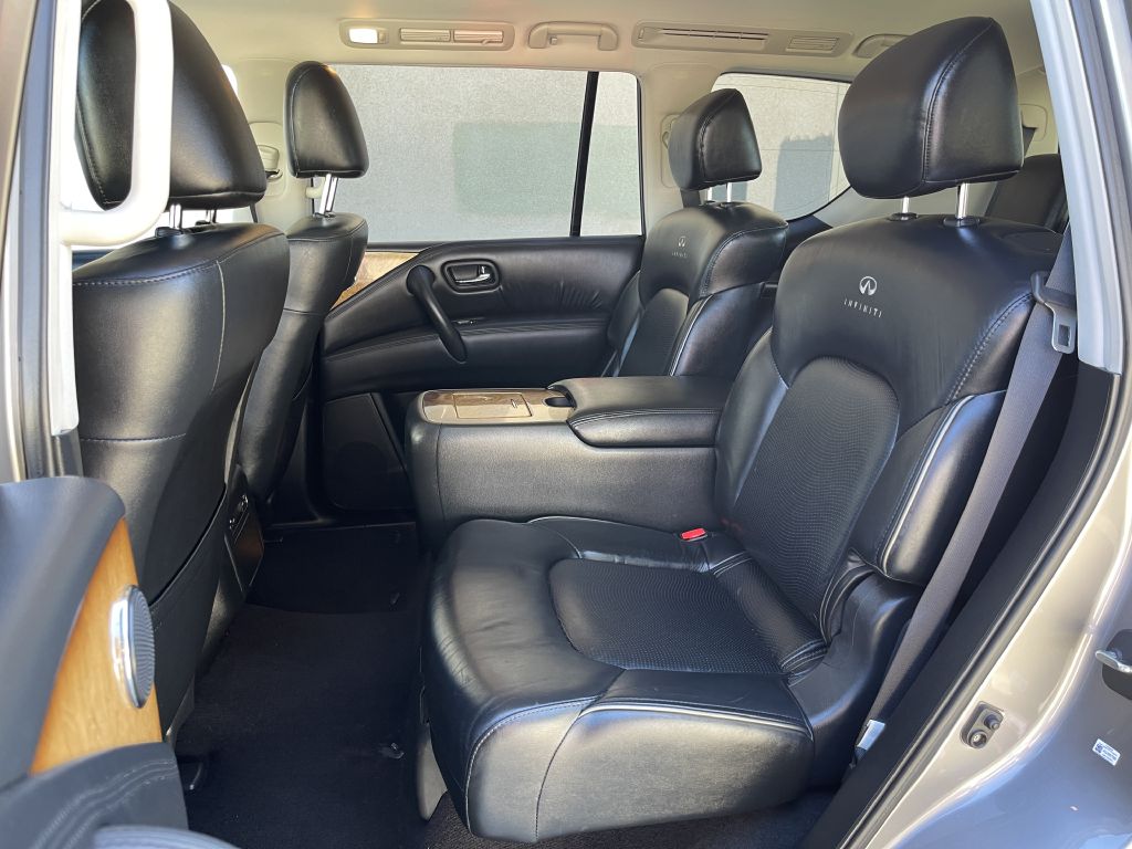 Photo 19 of this INFINITI QX56