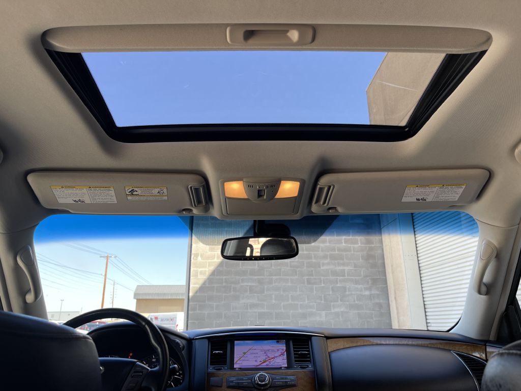 Photo 30 of this INFINITI QX56