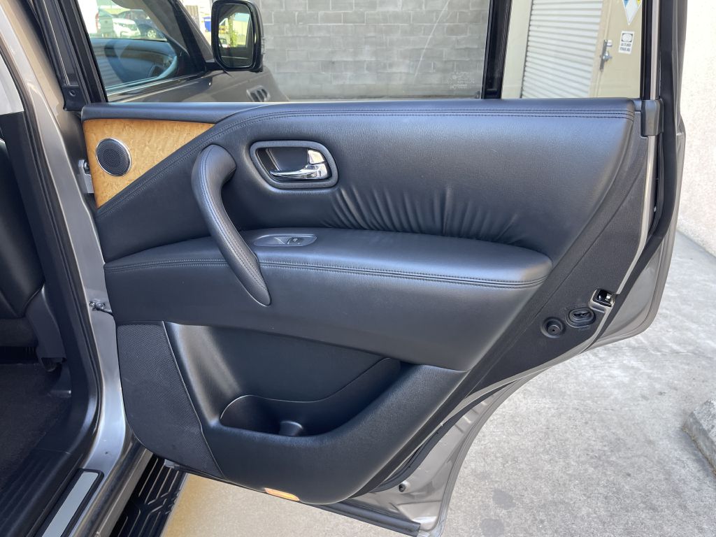 Photo 41 of this INFINITI QX56