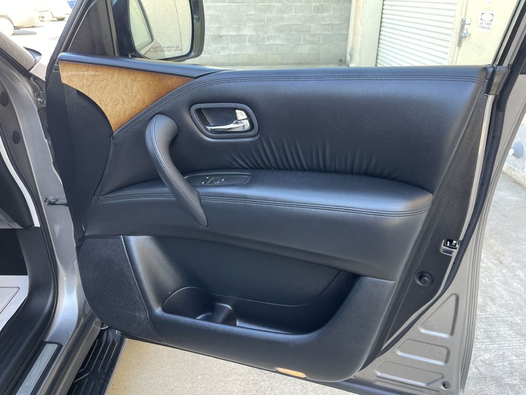 Photo 42 of this INFINITI QX56