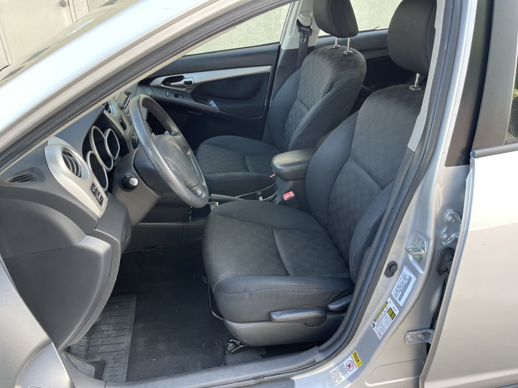 Photo 14 of this PONTIAC VIBE