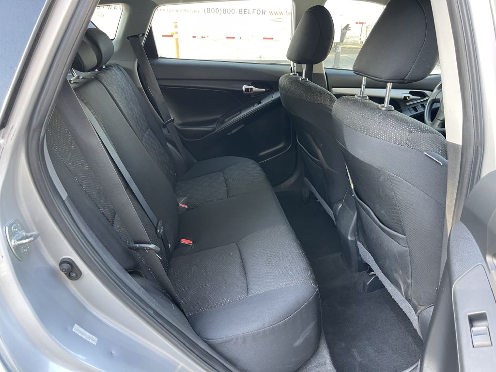 Photo 16 of this PONTIAC VIBE