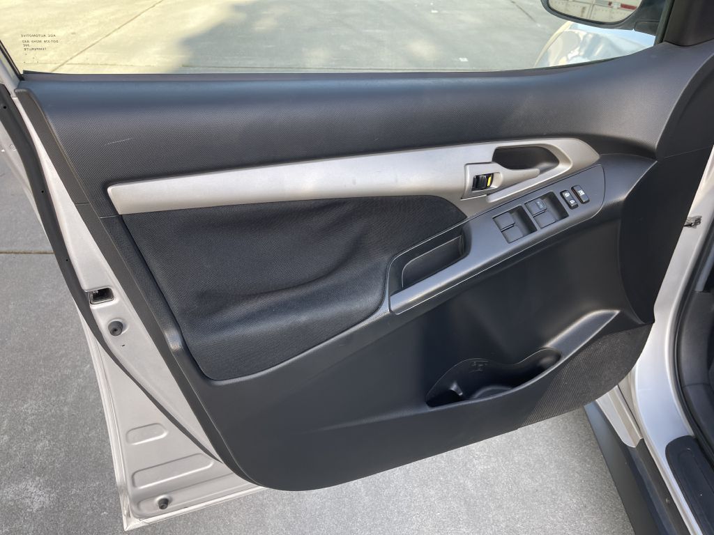 Photo 23 of this PONTIAC VIBE