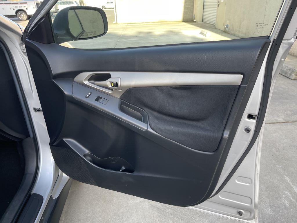 Photo 26 of this PONTIAC VIBE