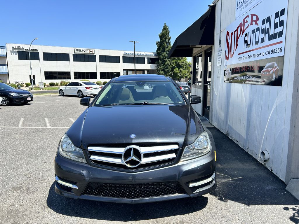 Photo 8 of this MERCEDES-BENZ C-CLASS