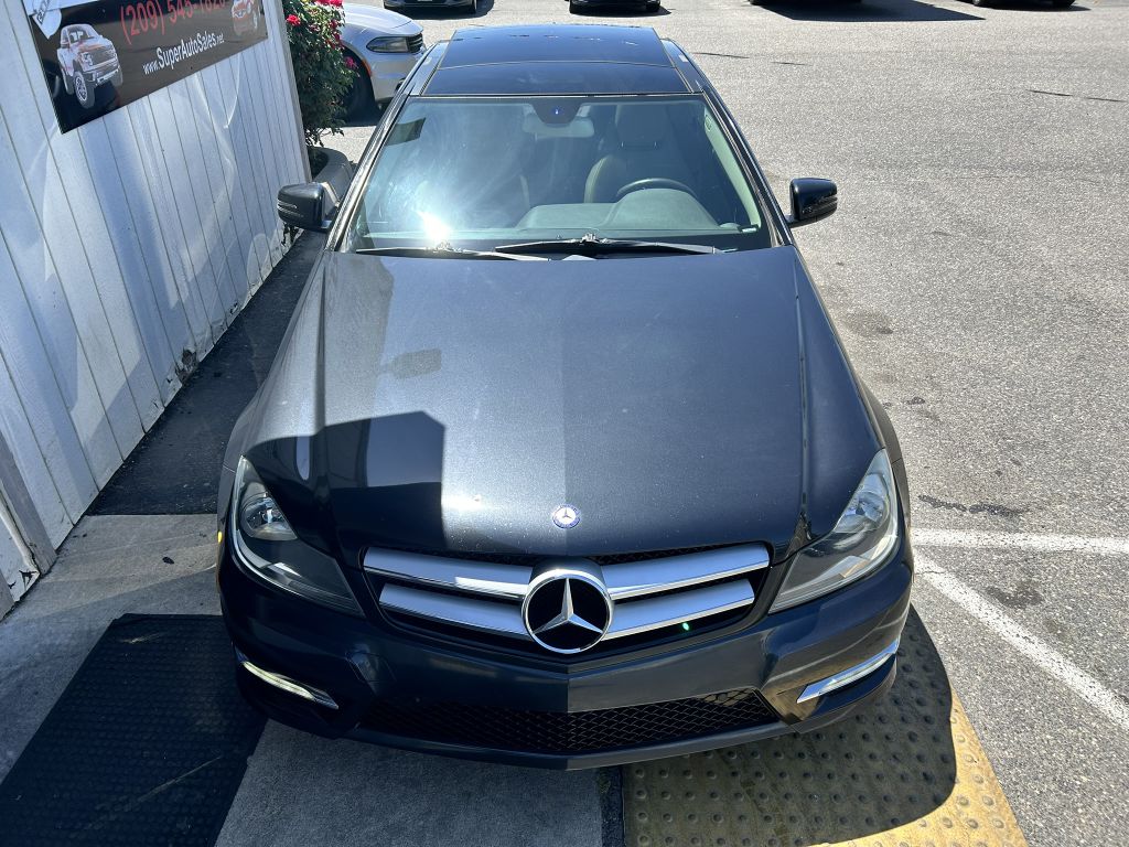 Photo 14 of this MERCEDES-BENZ C-CLASS