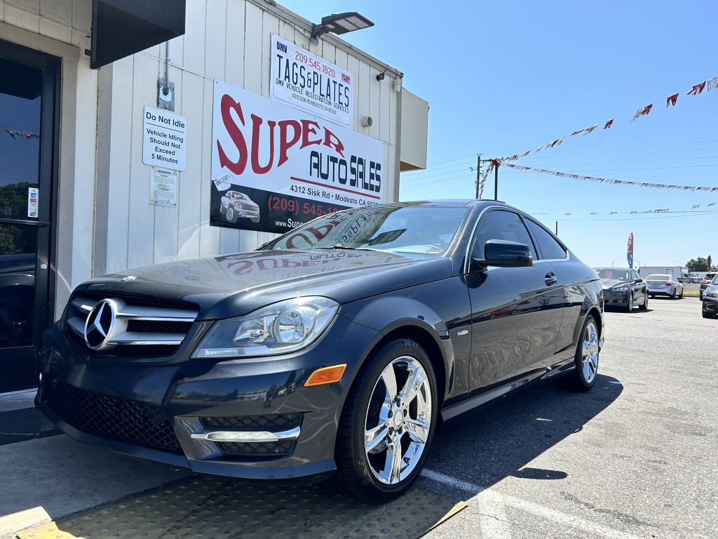 Photo 16 of this MERCEDES-BENZ C-CLASS