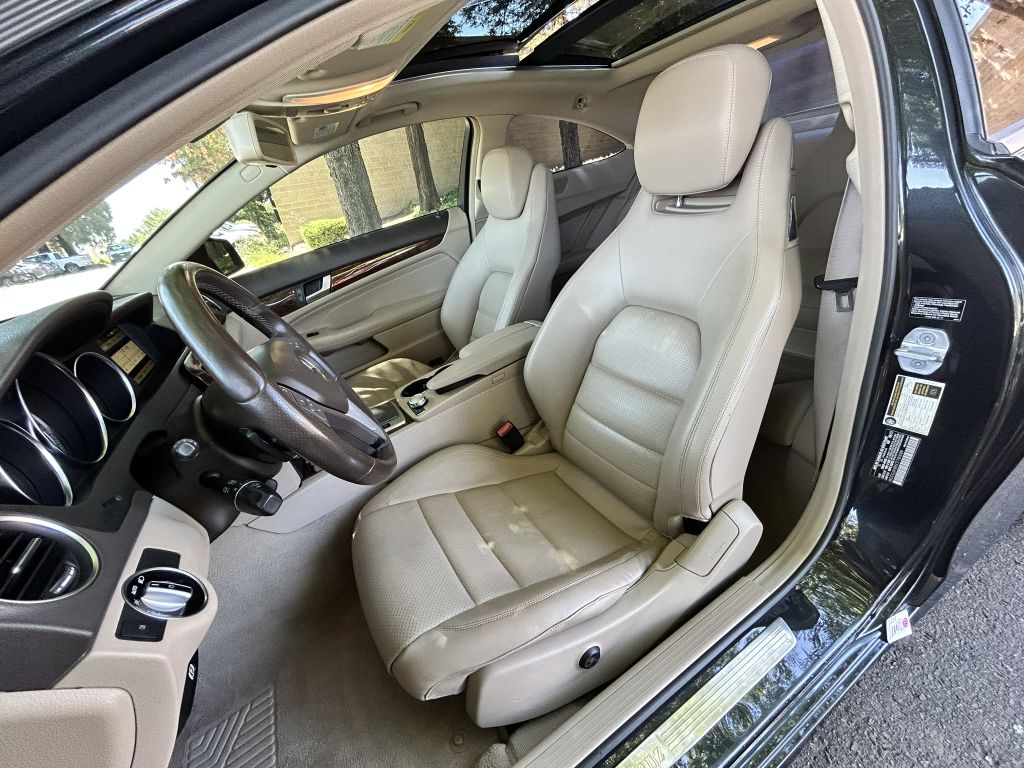 Photo 19 of this MERCEDES-BENZ C-CLASS