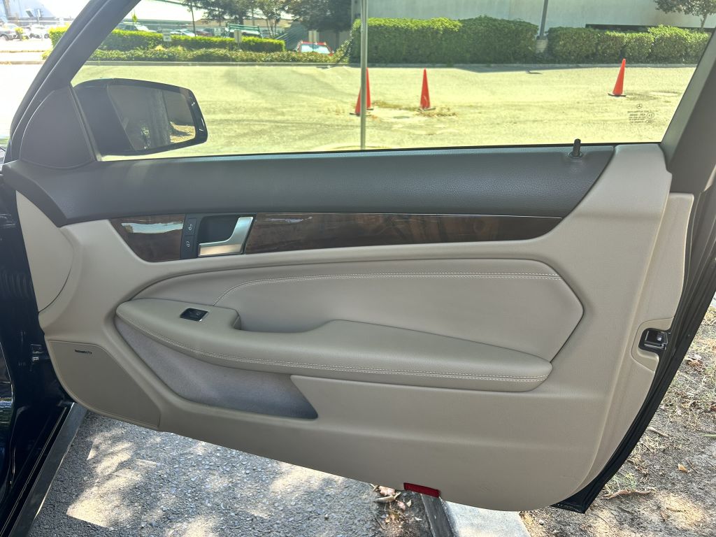 Photo 34 of this MERCEDES-BENZ C-CLASS