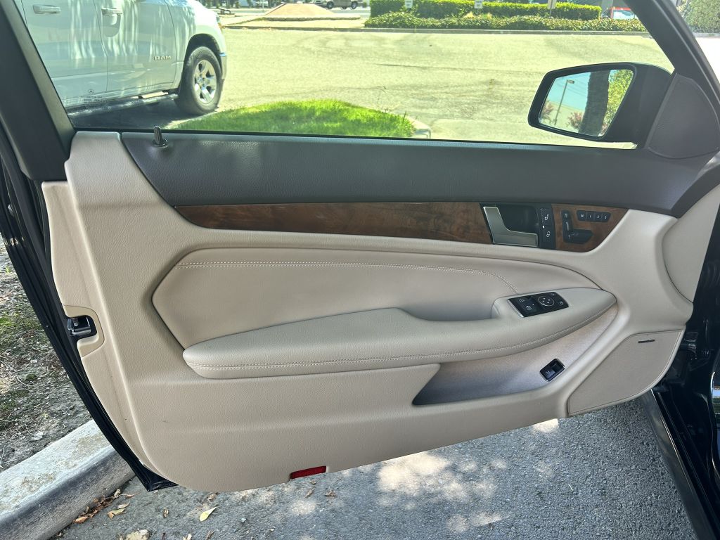 Photo 35 of this MERCEDES-BENZ C-CLASS