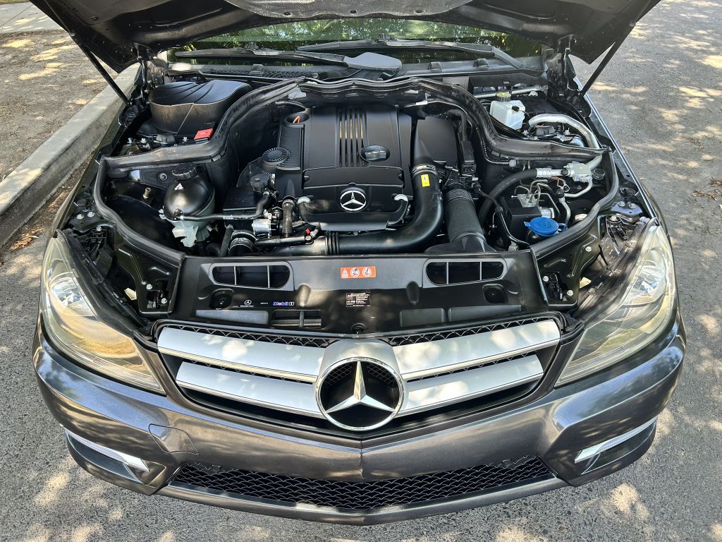 Photo 39 of this MERCEDES-BENZ C-CLASS