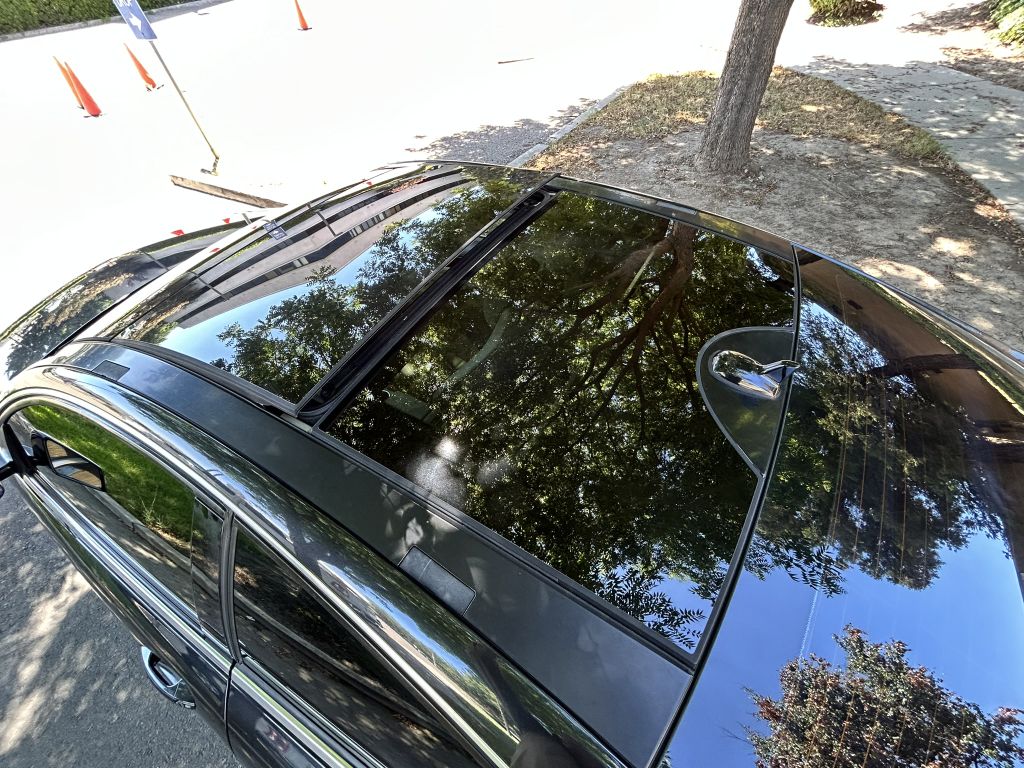 Photo 48 of this MERCEDES-BENZ C-CLASS