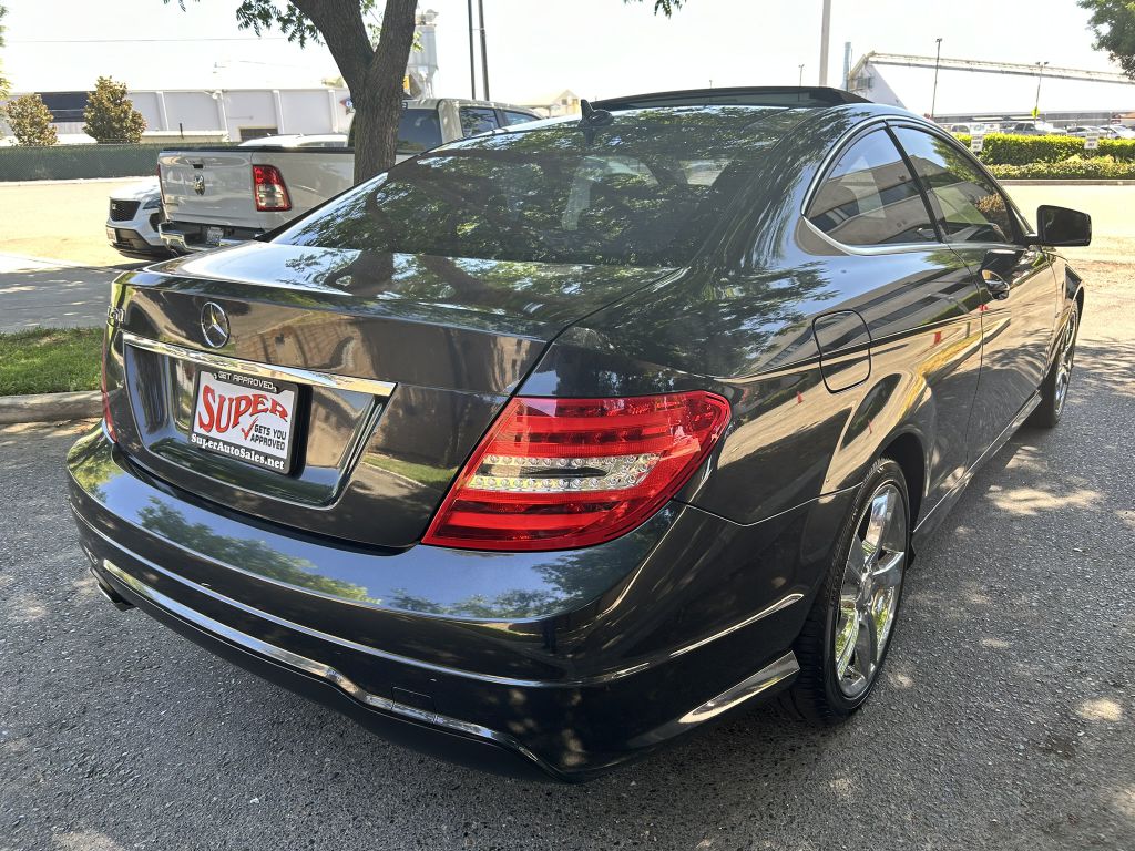 Photo 52 of this MERCEDES-BENZ C-CLASS