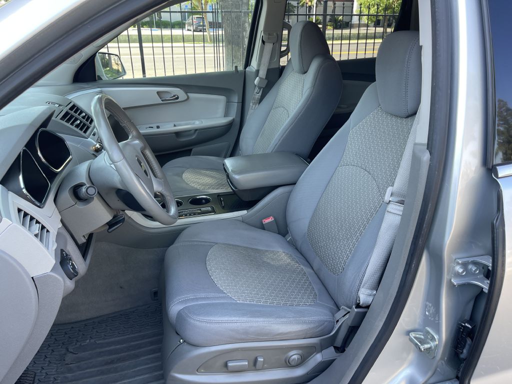 Photo 14 of this CHEVROLET TRAVERSE
