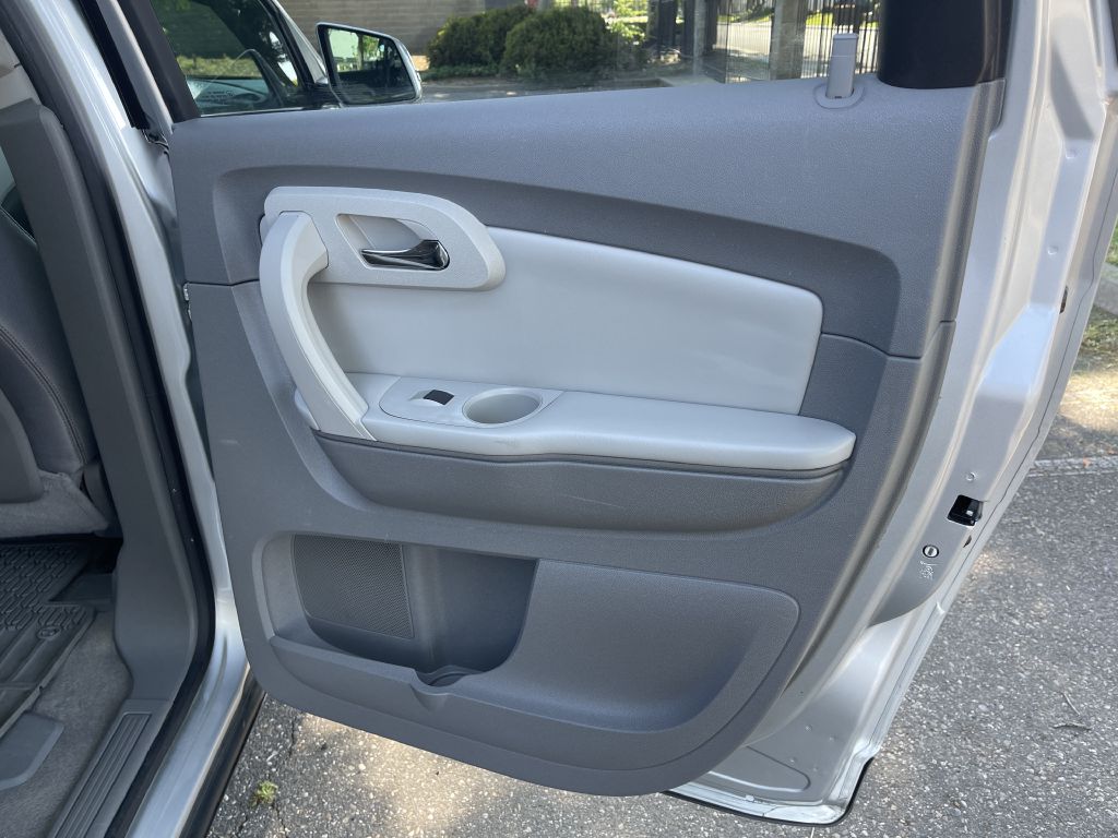 Photo 32 of this CHEVROLET TRAVERSE
