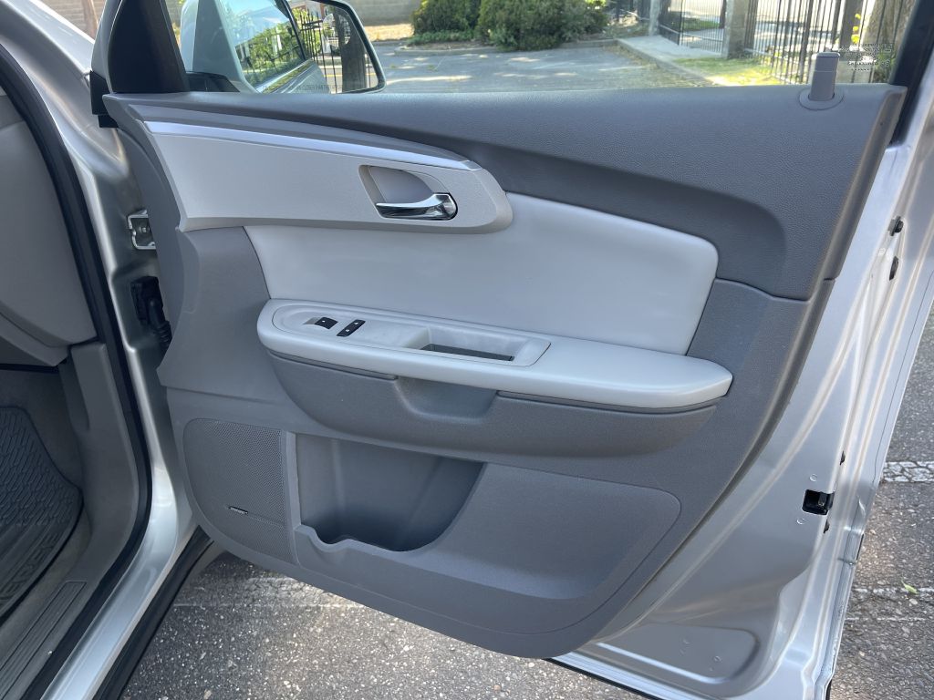 Photo 33 of this CHEVROLET TRAVERSE