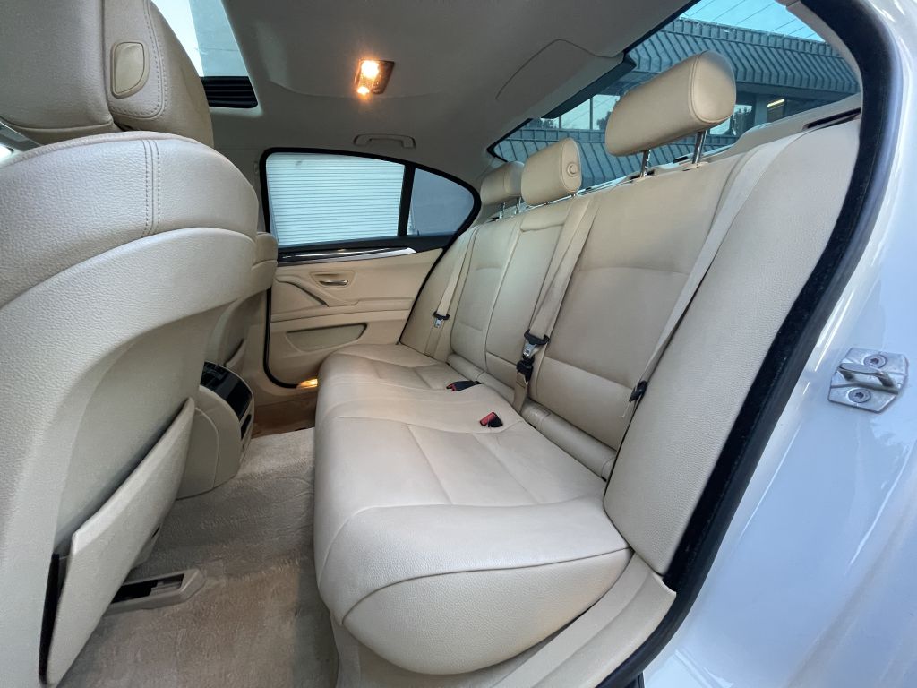 Photo 20 of this BMW 528