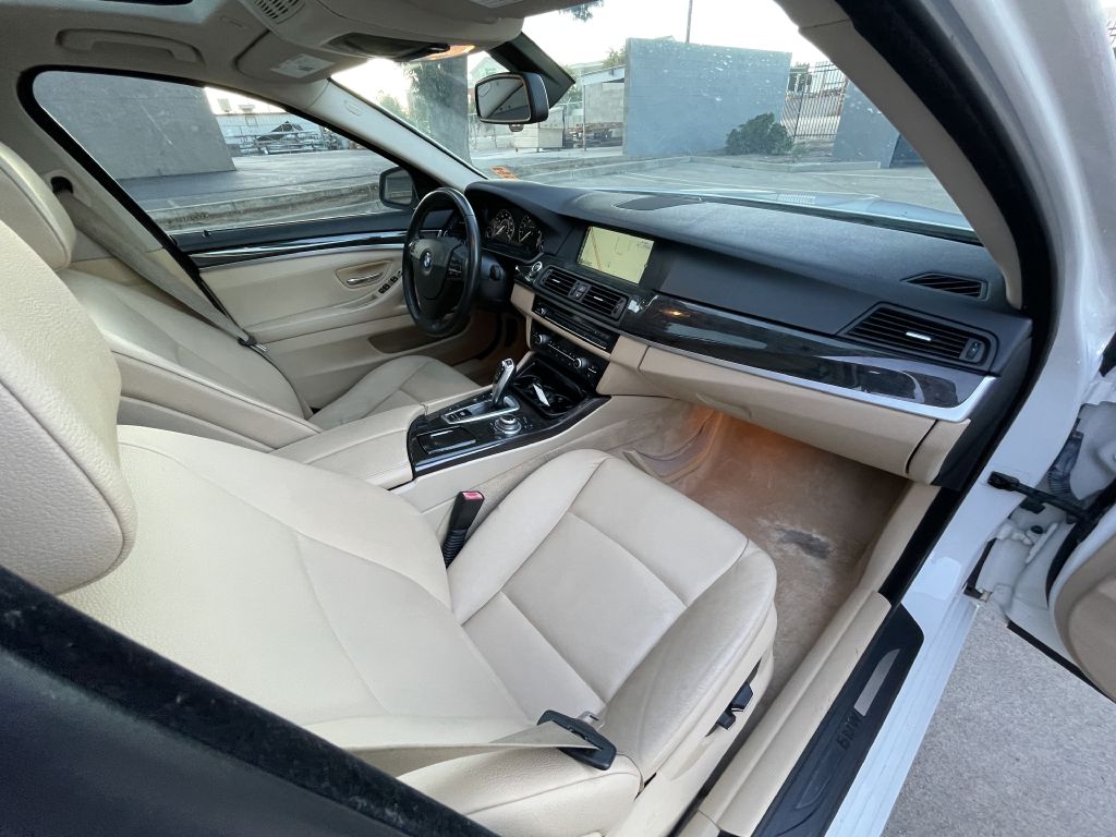 Photo 23 of this BMW 528