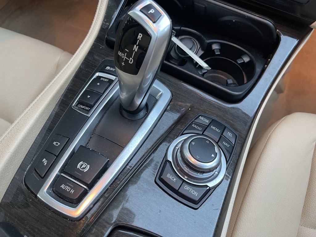 Photo 31 of this BMW 528