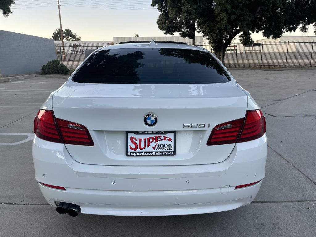 Photo 58 of this BMW 528