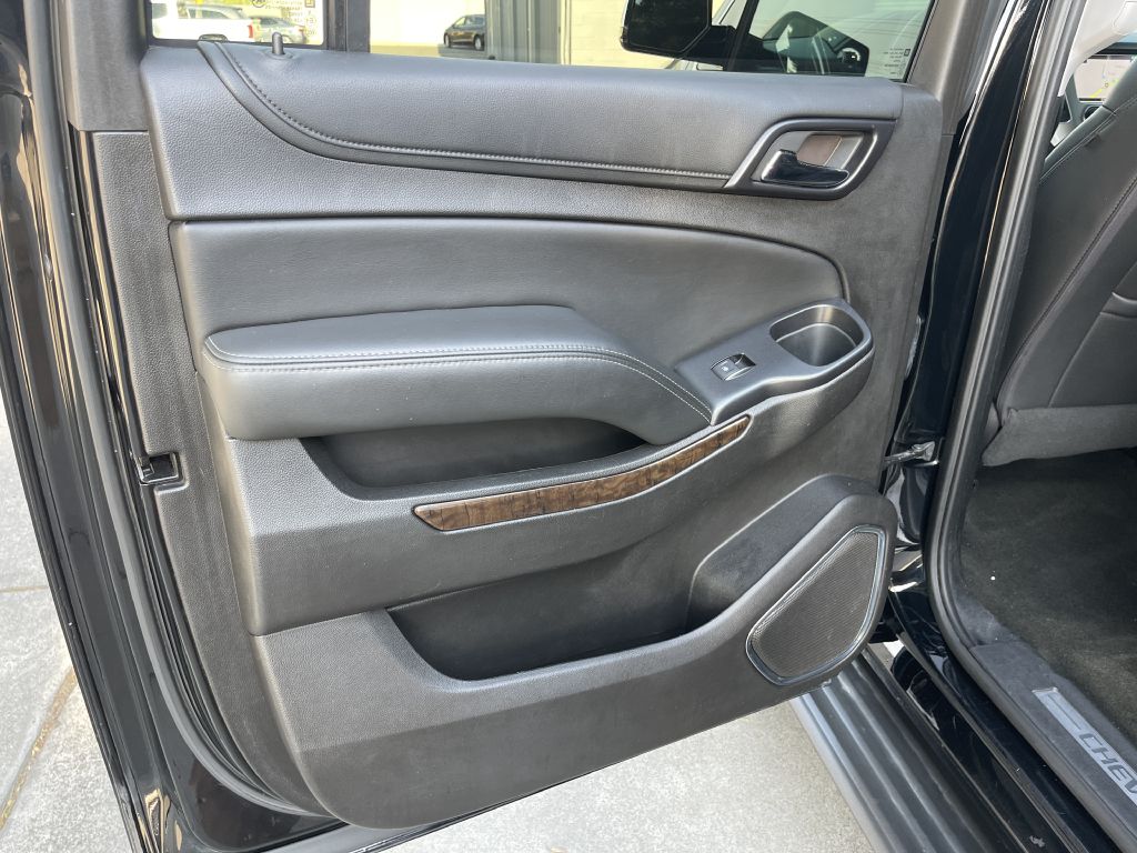 Photo 40 of this CHEVROLET SUBURBAN