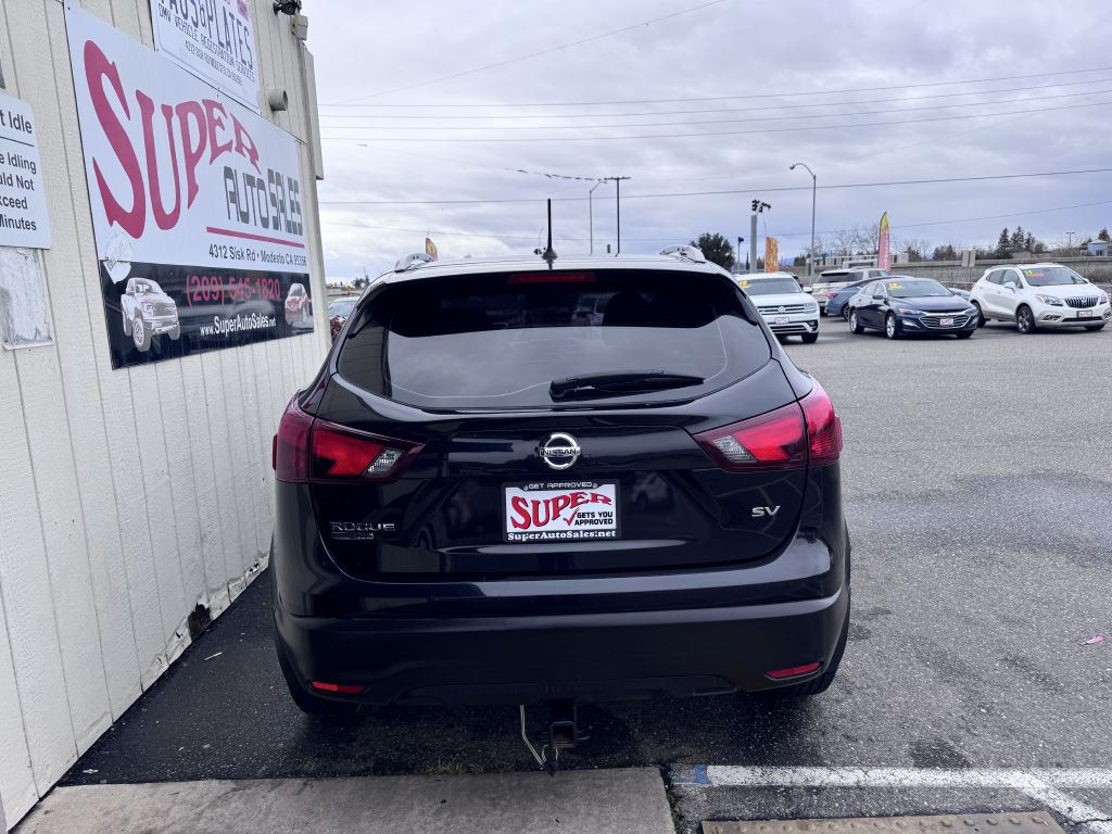 Photo 9 of this NISSAN ROGUE SPORT