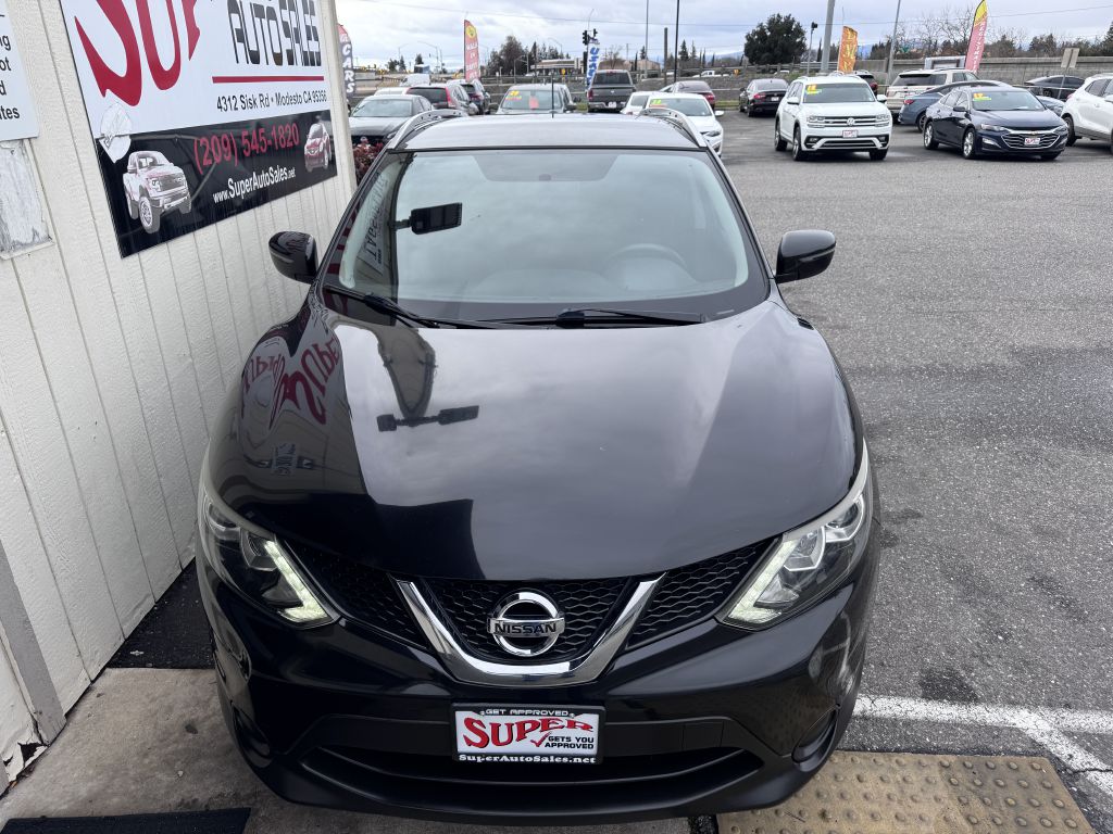 Photo 12 of this NISSAN ROGUE SPORT
