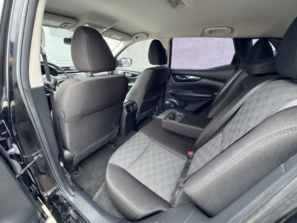 Photo 19 of this NISSAN ROGUE SPORT