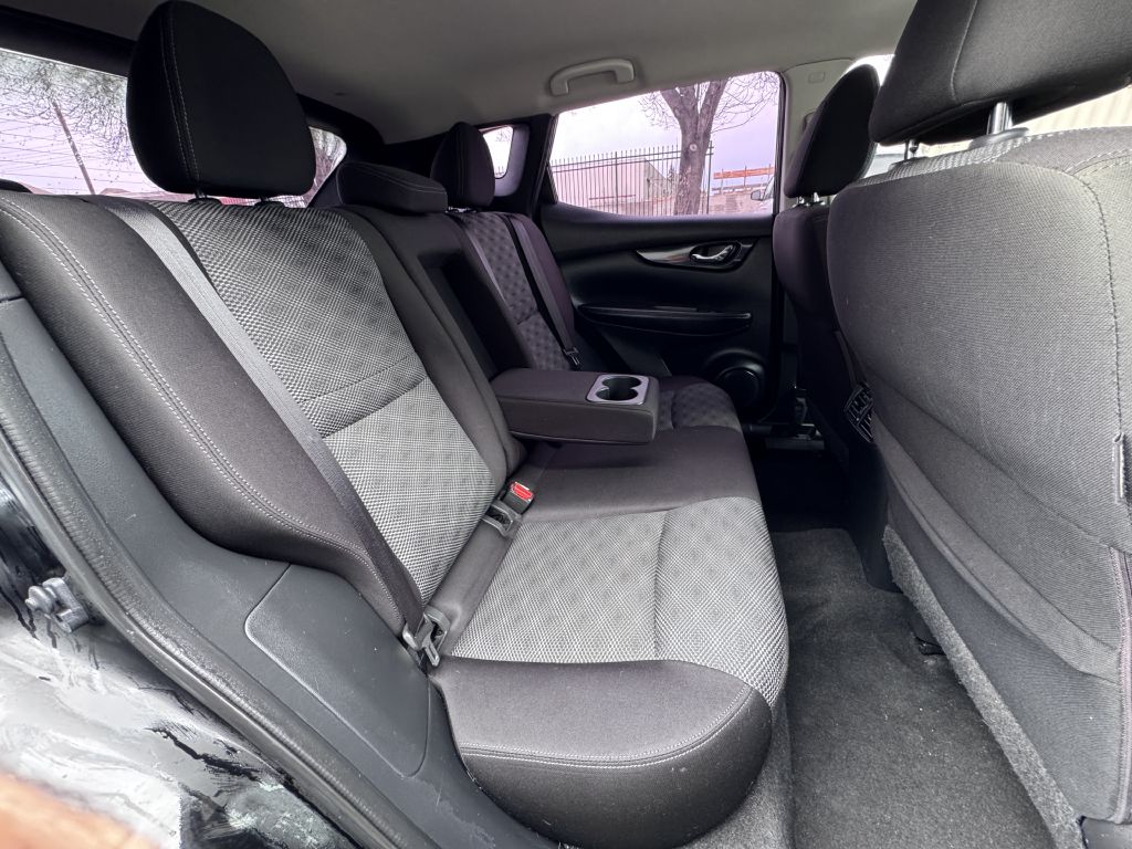 Photo 22 of this NISSAN ROGUE SPORT