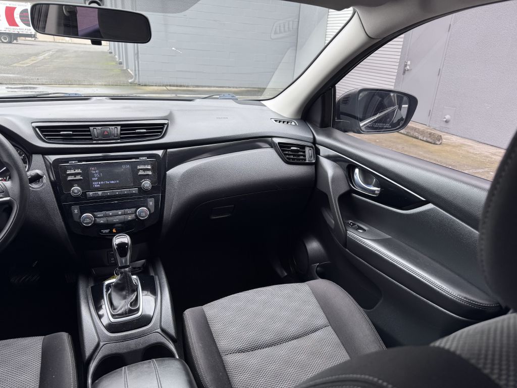 Photo 26 of this NISSAN ROGUE SPORT