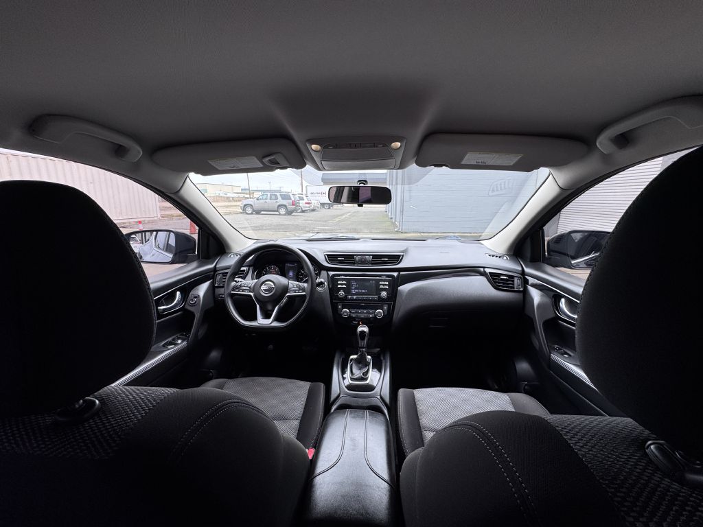 Photo 28 of this NISSAN ROGUE SPORT