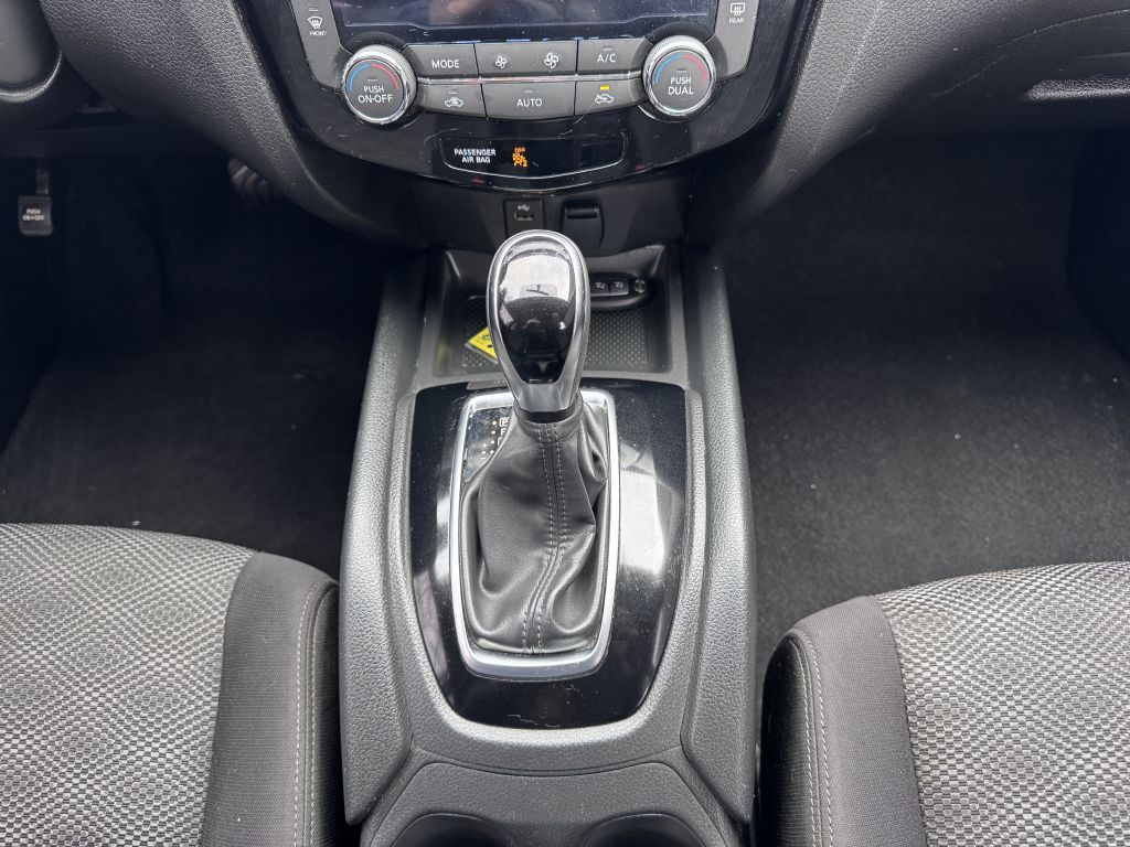 Photo 30 of this NISSAN ROGUE SPORT