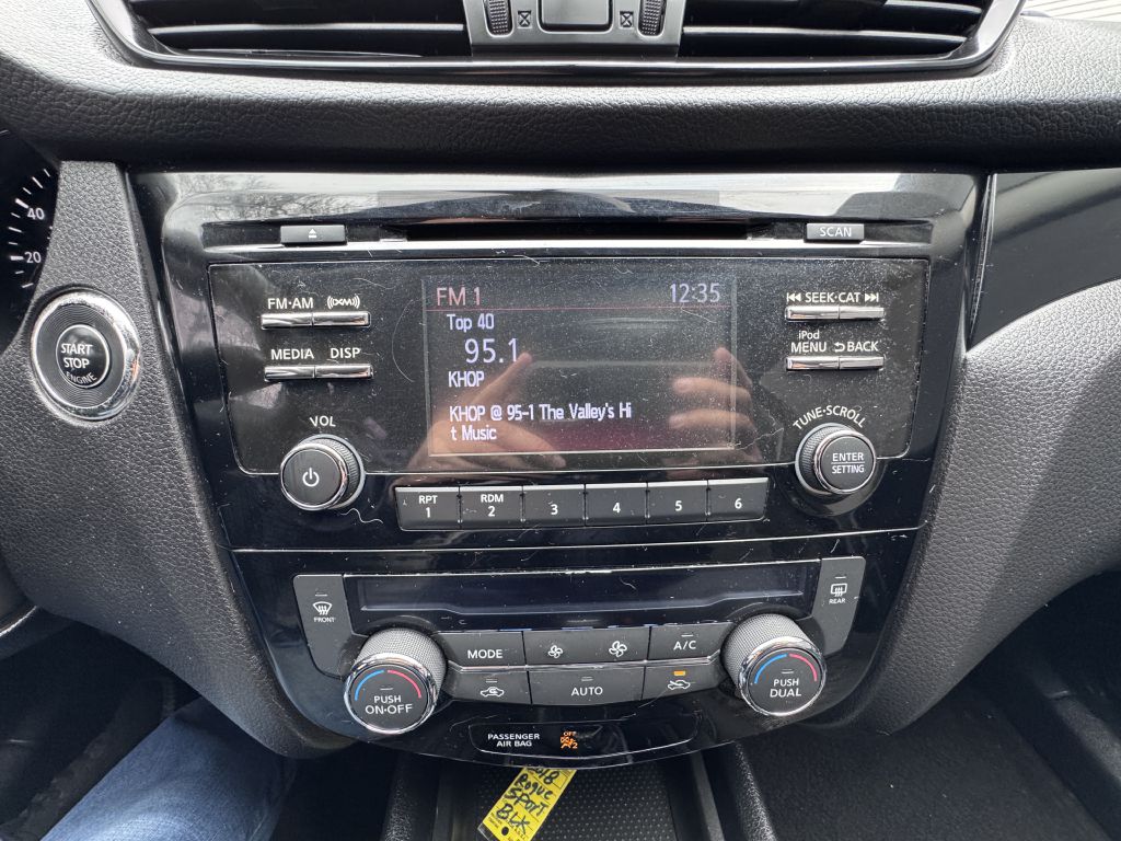 Photo 34 of this NISSAN ROGUE SPORT