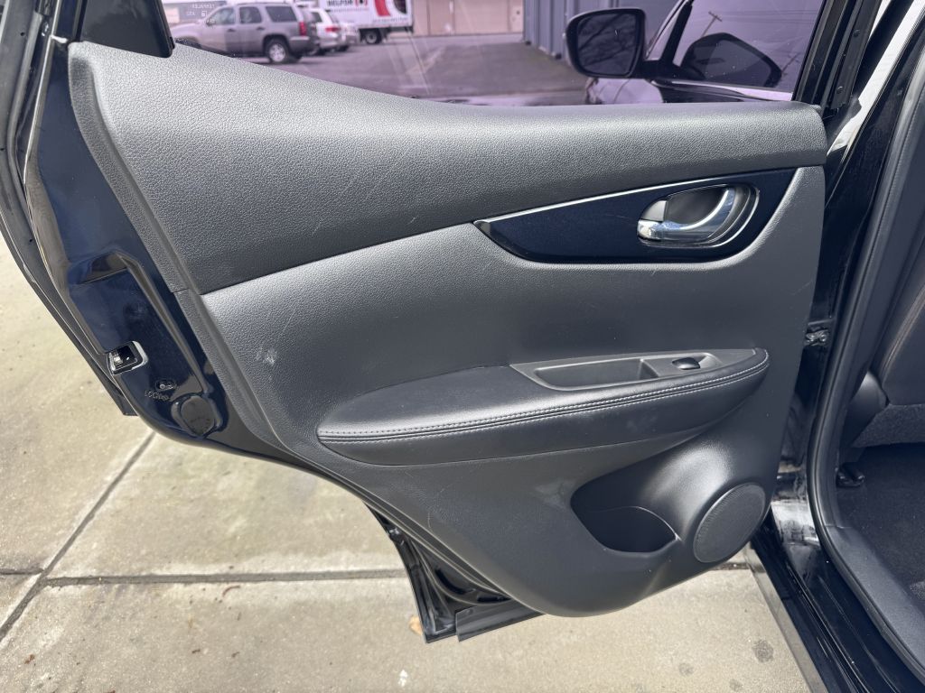 Photo 36 of this NISSAN ROGUE SPORT