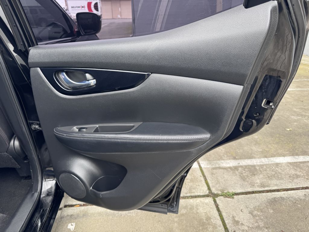 Photo 37 of this NISSAN ROGUE SPORT