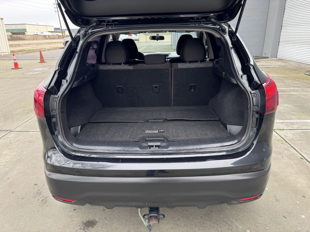 Photo 39 of this NISSAN ROGUE SPORT
