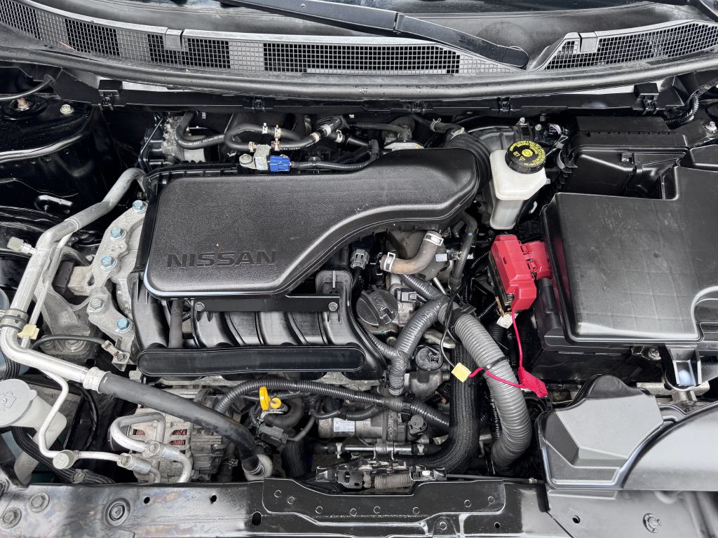 Photo 44 of this NISSAN ROGUE SPORT