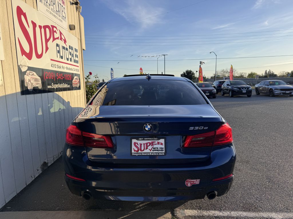 Photo 8 of this BMW 530E