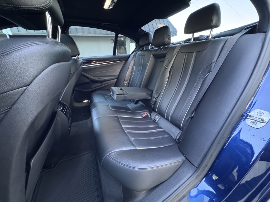 Photo 19 of this BMW 530E