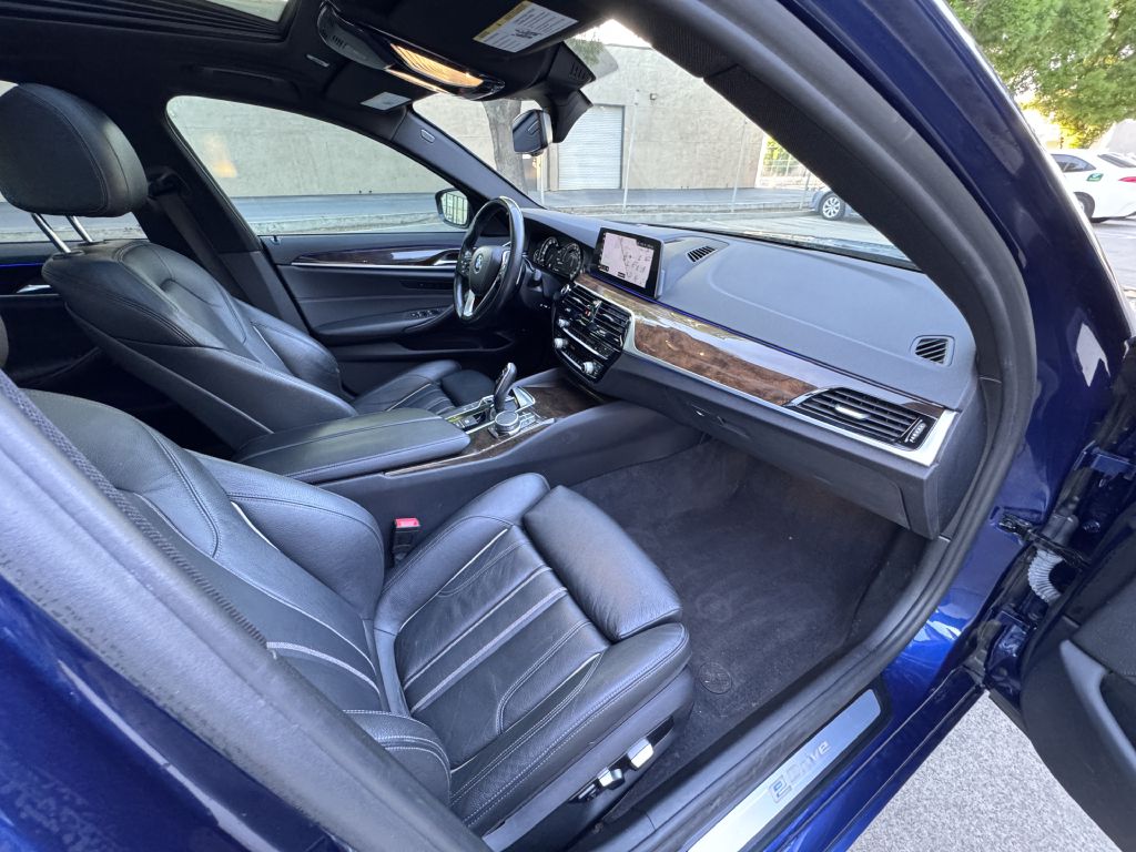 Photo 22 of this BMW 530E