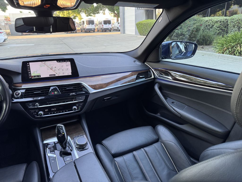 Photo 25 of this BMW 530E