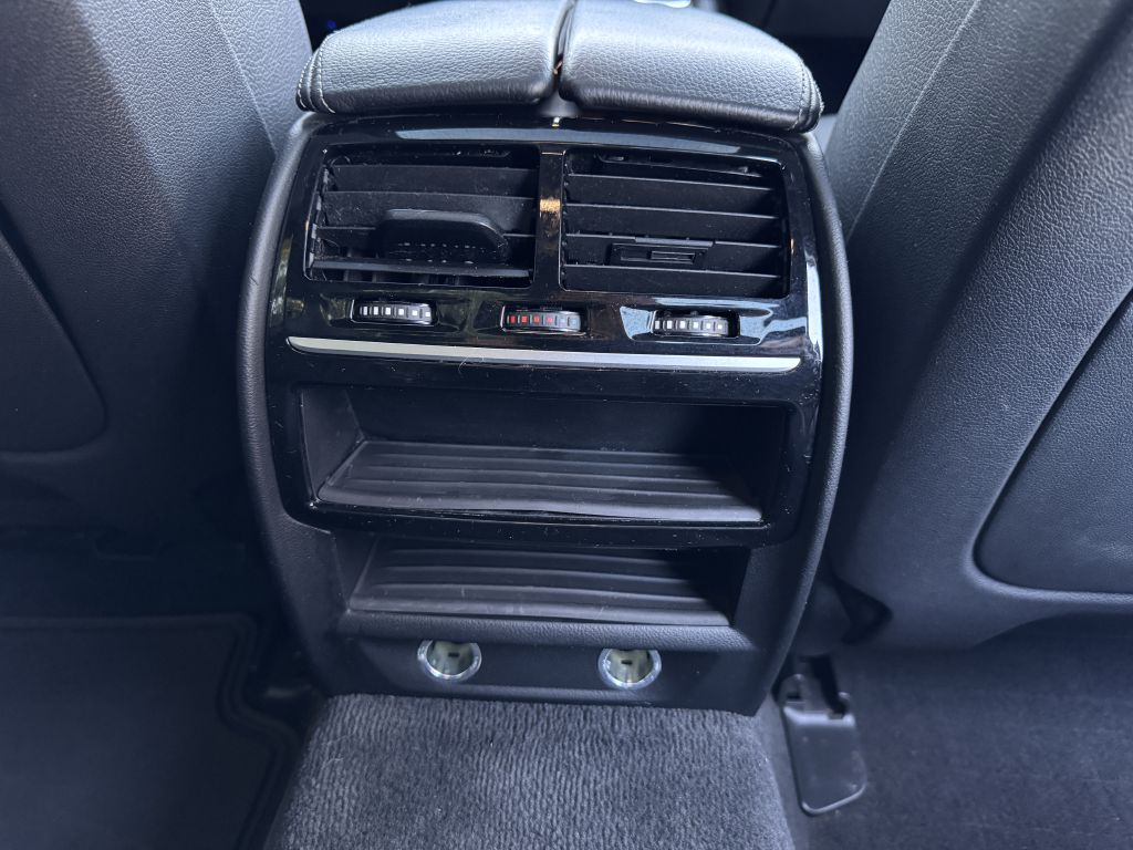 Photo 28 of this BMW 530E