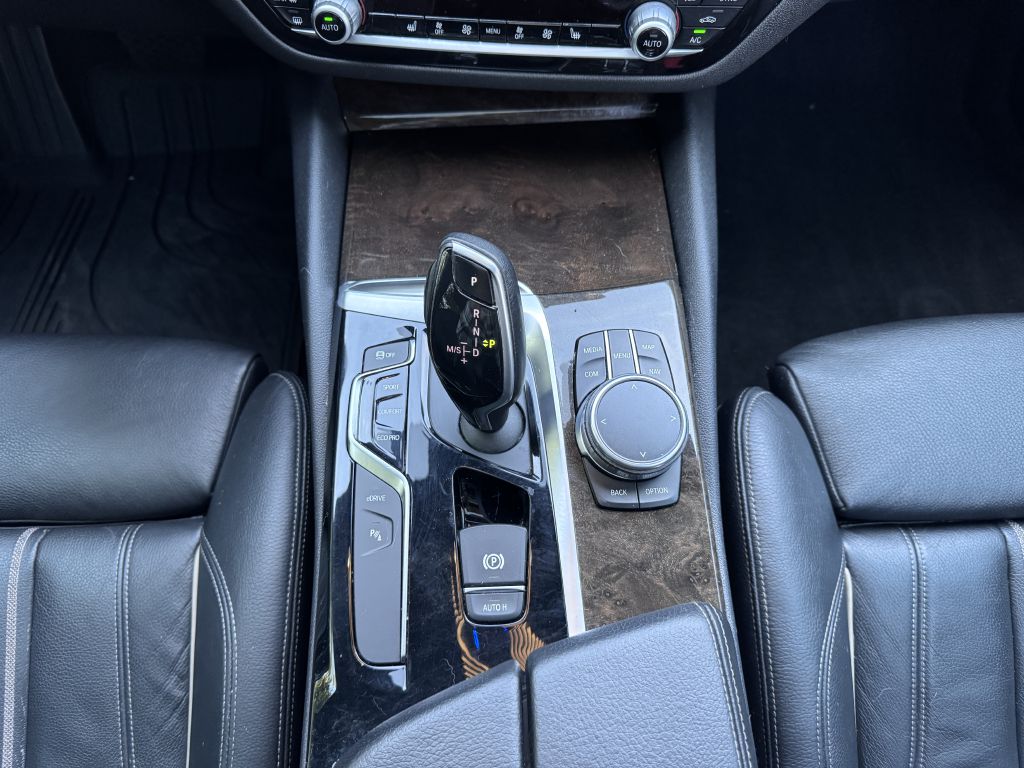 Photo 30 of this BMW 530E