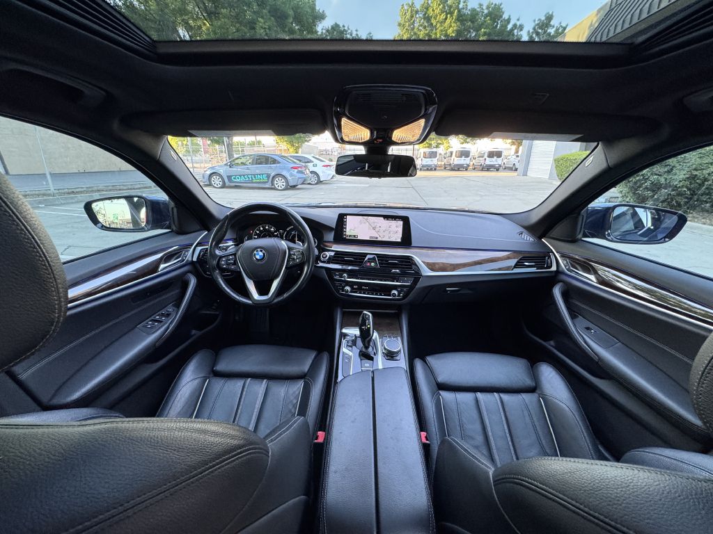 Photo 33 of this BMW 530E