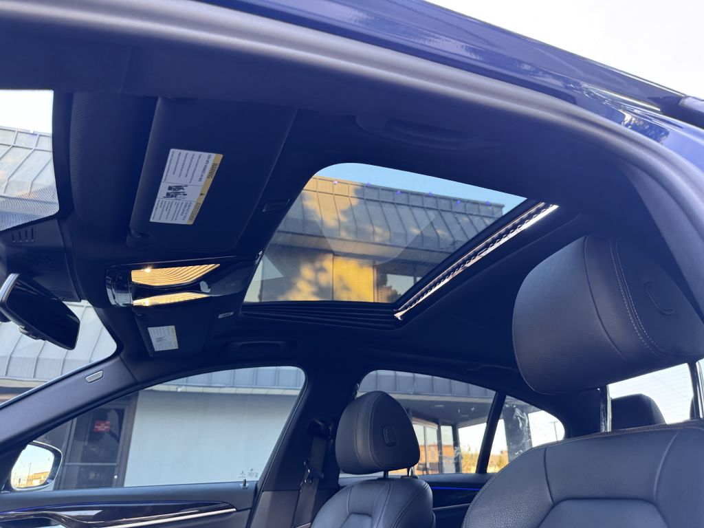 Photo 60 of this BMW 530E