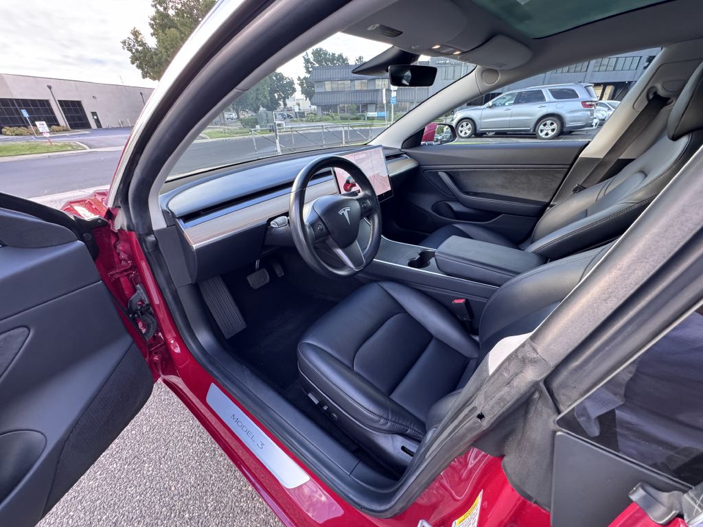 Photo 14 of this TESLA MODEL 3