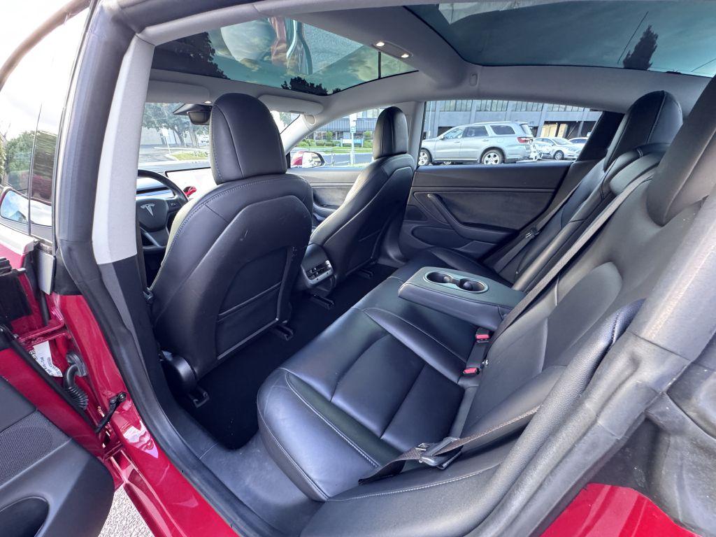Photo 16 of this TESLA MODEL 3