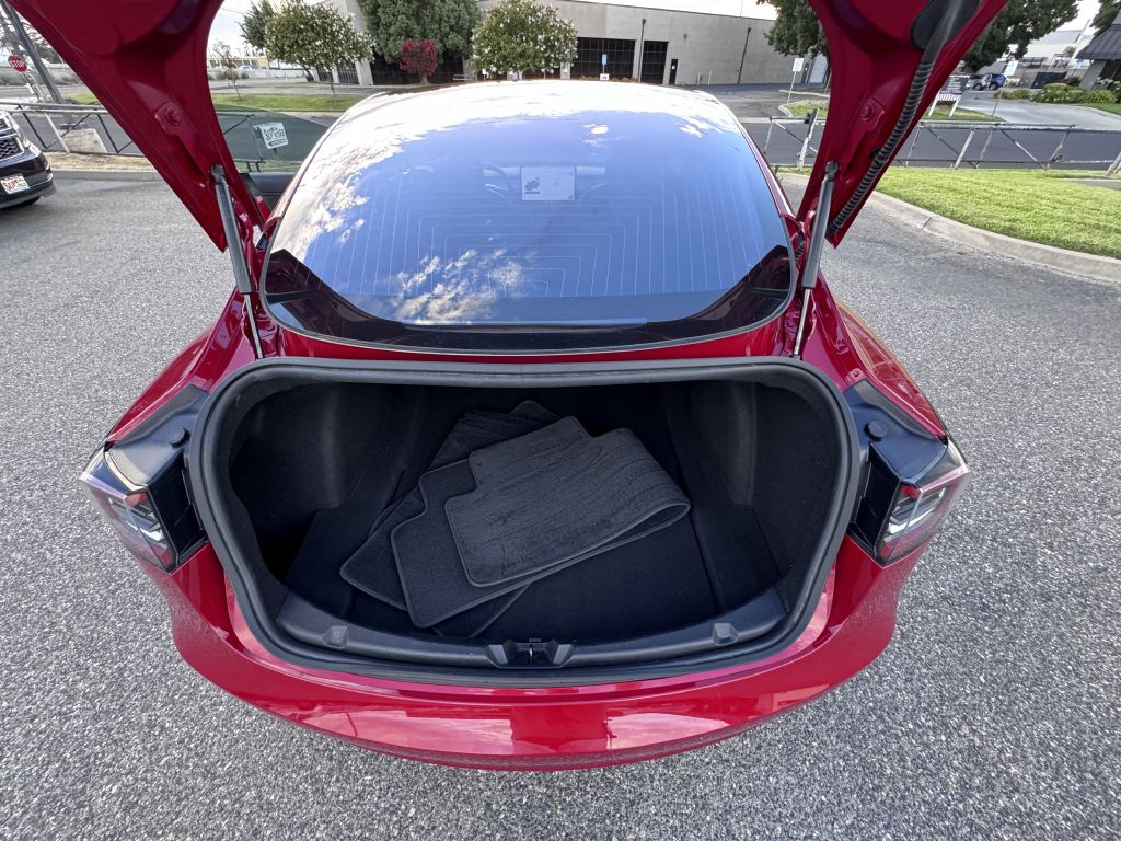 Photo 32 of this TESLA MODEL 3
