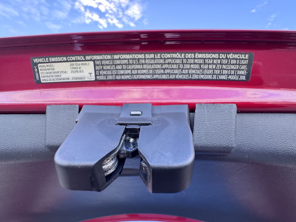 Photo 33 of this TESLA MODEL 3
